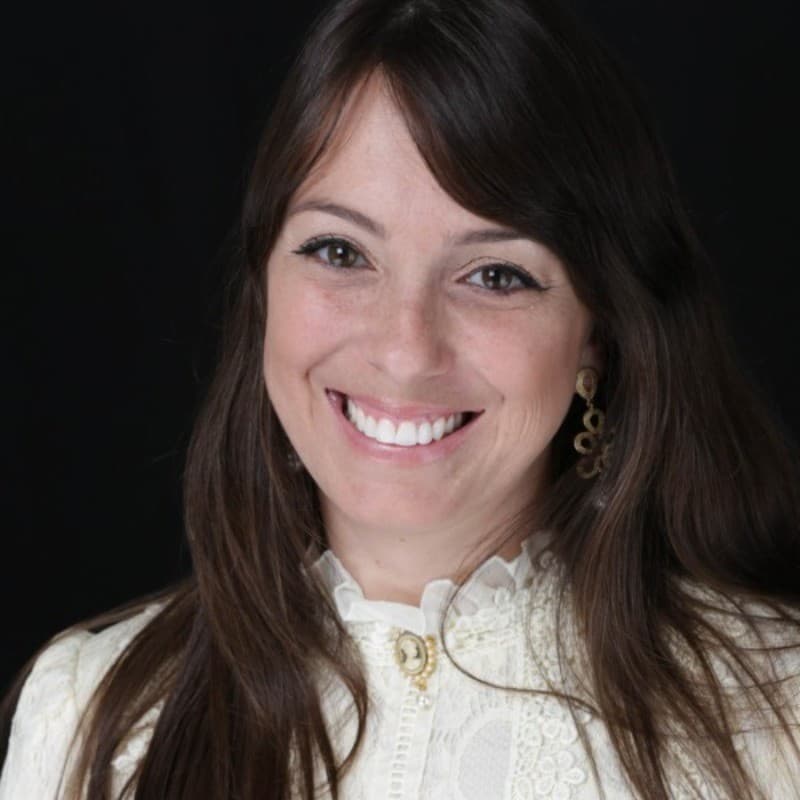 Portrait of author Andreza Campbell.